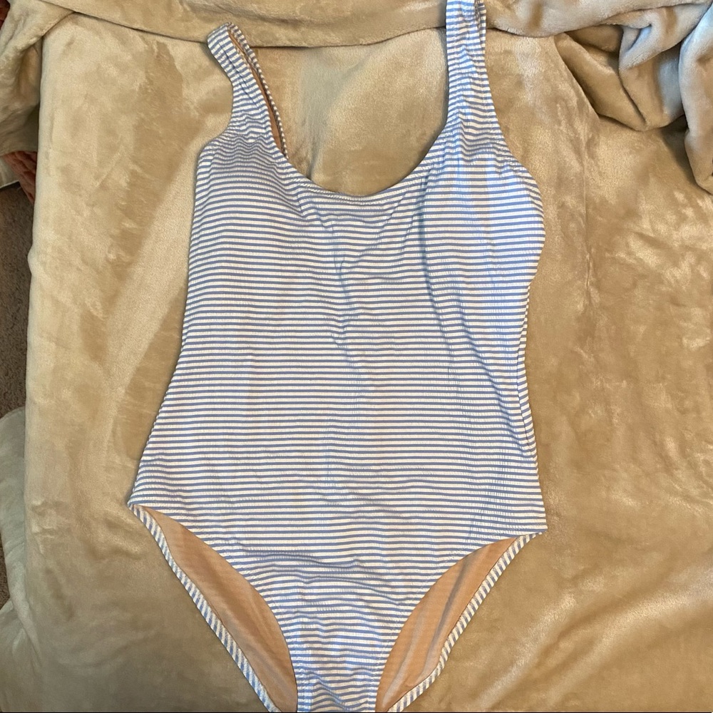 OLD NAVY